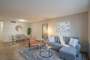 Spacious 2BD - Parking, Gym, Pool - Sleep 8 - 5Min Casino